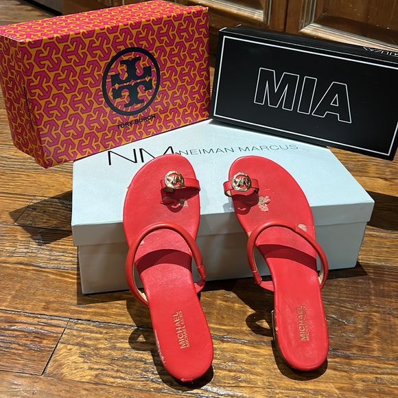 Michael Kors Red single big toe slides - Picture 5 of 7